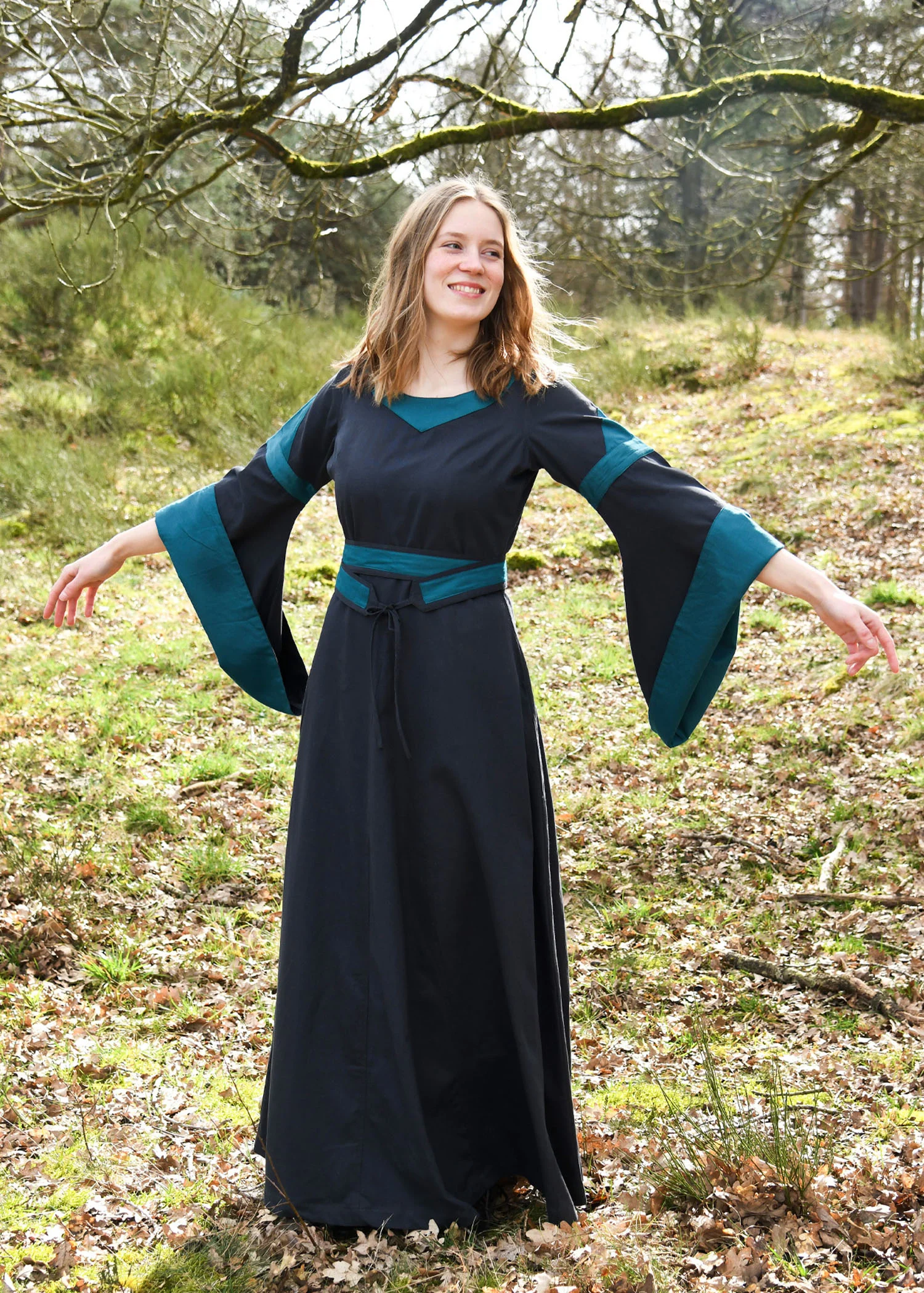 Mittelalterkleid mit Gürtel, Bliaut Konstanze, dunkelblau